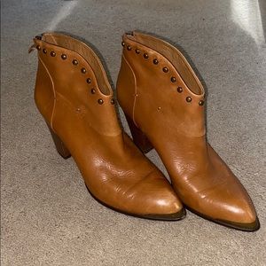 B. Makowsky booties